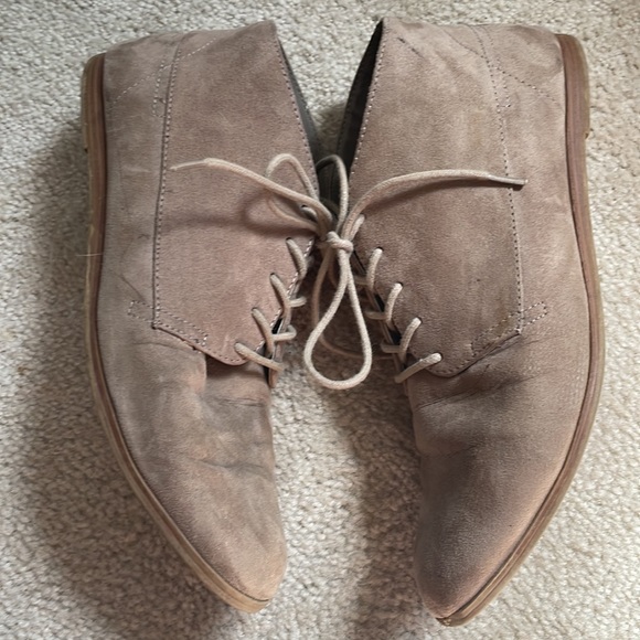 DOLCE VITA Flat Lace Up Shoes - Picture 2 of 8